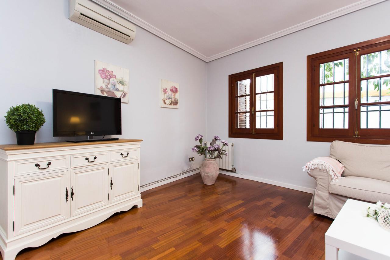 Svq Apartments - Patio Santa Cruz Sevilla Dış mekan fotoğraf