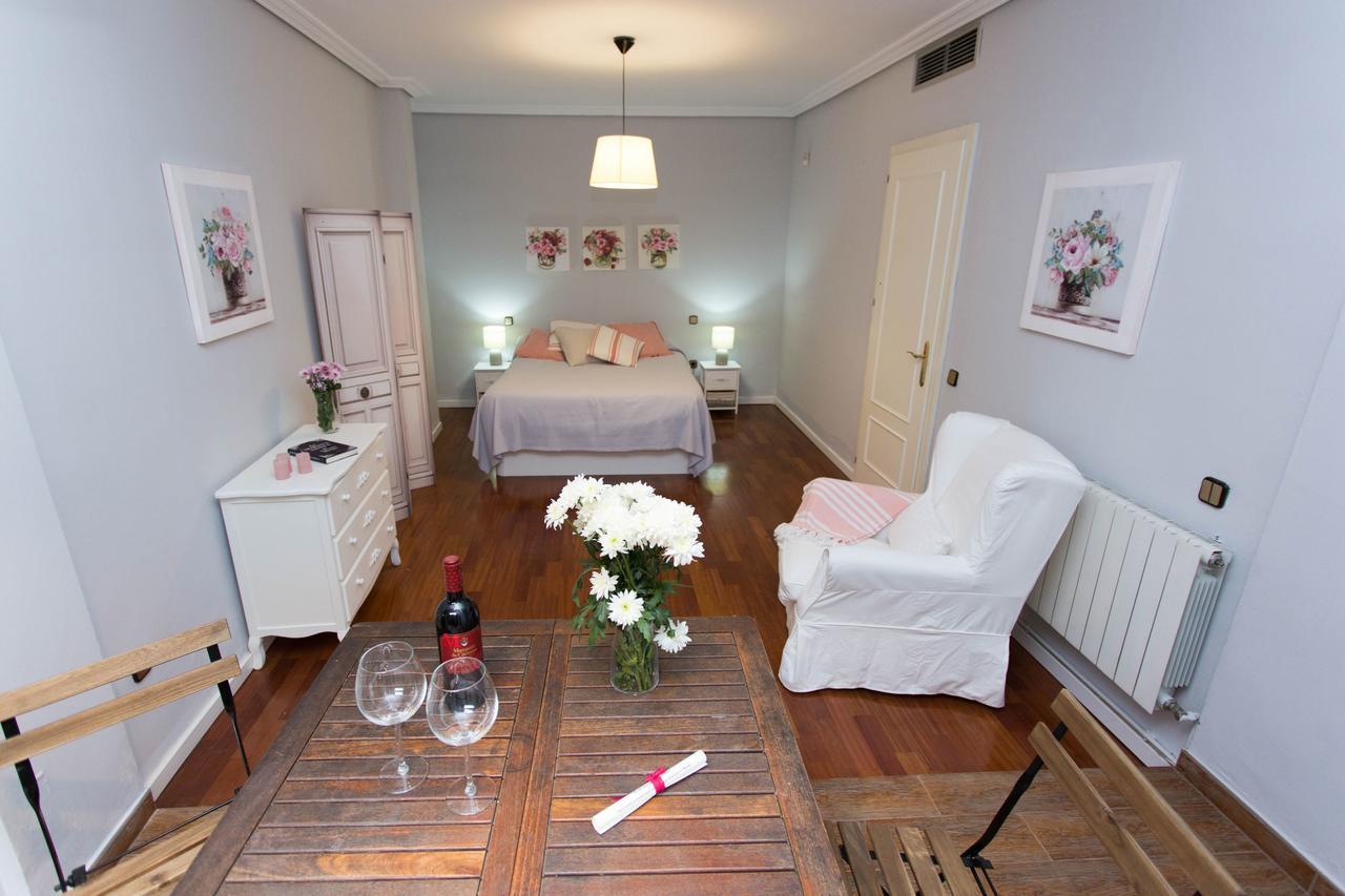 Svq Apartments - Patio Santa Cruz Sevilla Dış mekan fotoğraf